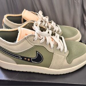 Nike Green and Beige Sneakers